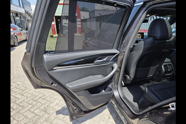 BMW X3 xDrive30e 19"/Trekhaak/Leder + memory/Adaptieve cruise/Keyless/Dodehoek/Head-up/360 camera/HiFi/LED/Sfeerverlichting