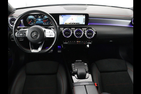 Mercedes-Benz CLA-Klasse Shooting Brake 180 Business Solution AMG | Panoramadak | Stoelverwarming | Memory | Sfeerverlichting | Matrix LED | Leder/Alcantara | Side Assist | Widescreen | Navigatie | Camera | Climate control