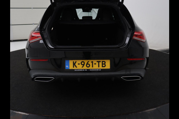 Mercedes-Benz CLA-Klasse Shooting Brake 180 Business Solution AMG | Panoramadak | Stoelverwarming | Memory | Sfeerverlichting | Matrix LED | Leder/Alcantara | Side Assist | Widescreen | Navigatie | Camera | Climate control