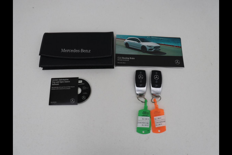 Mercedes-Benz CLA-Klasse Shooting Brake 180 Business Solution AMG | Panoramadak | Stoelverwarming | Memory | Sfeerverlichting | Matrix LED | Leder/Alcantara | Side Assist | Widescreen | Navigatie | Camera | Climate control