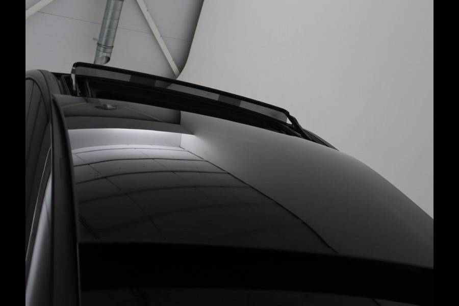 Mercedes-Benz CLA-Klasse Shooting Brake 180 Business Solution AMG | Panoramadak | Stoelverwarming | Memory | Sfeerverlichting | Matrix LED | Leder/Alcantara | Side Assist | Widescreen | Navigatie | Camera | Climate control