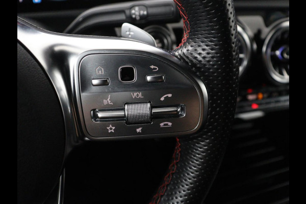 Mercedes-Benz CLA-Klasse Shooting Brake 180 Business Solution AMG | Panoramadak | Stoelverwarming | Memory | Sfeerverlichting | Matrix LED | Leder/Alcantara | Side Assist | Widescreen | Navigatie | Camera | Climate control