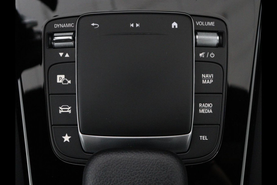 Mercedes-Benz CLA-Klasse Shooting Brake 180 Business Solution AMG | Panoramadak | Stoelverwarming | Memory | Sfeerverlichting | Matrix LED | Leder/Alcantara | Side Assist | Widescreen | Navigatie | Camera | Climate control