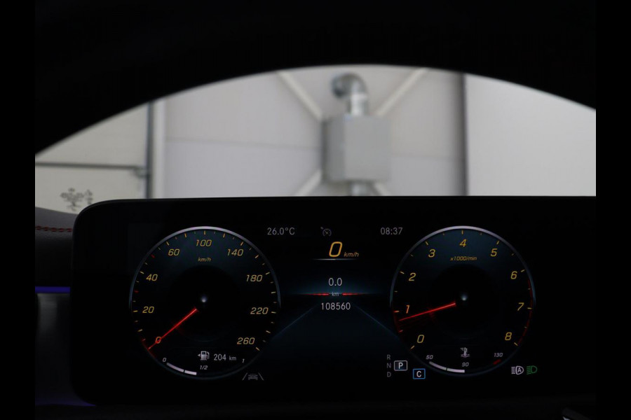 Mercedes-Benz CLA-Klasse Shooting Brake 180 Business Solution AMG | Panoramadak | Stoelverwarming | Memory | Sfeerverlichting | Matrix LED | Leder/Alcantara | Side Assist | Widescreen | Navigatie | Camera | Climate control