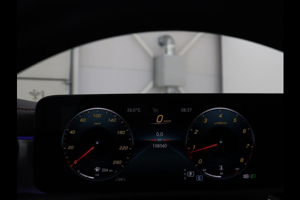 Mercedes-Benz CLA-Klasse Shooting Brake 180 Business Solution AMG | Panoramadak | Stoelverwarming | Memory | Sfeerverlichting | Matrix LED | Leder/Alcantara | Side Assist | Widescreen | Navigatie | Camera | Climate control