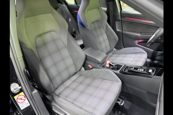 Volkswagen Golf 1.4 eHybrid GTE SFEERVERL/IQ-LICHT/NAVI/DAB/CARPLAY/V-COCKPIT/H-UP///