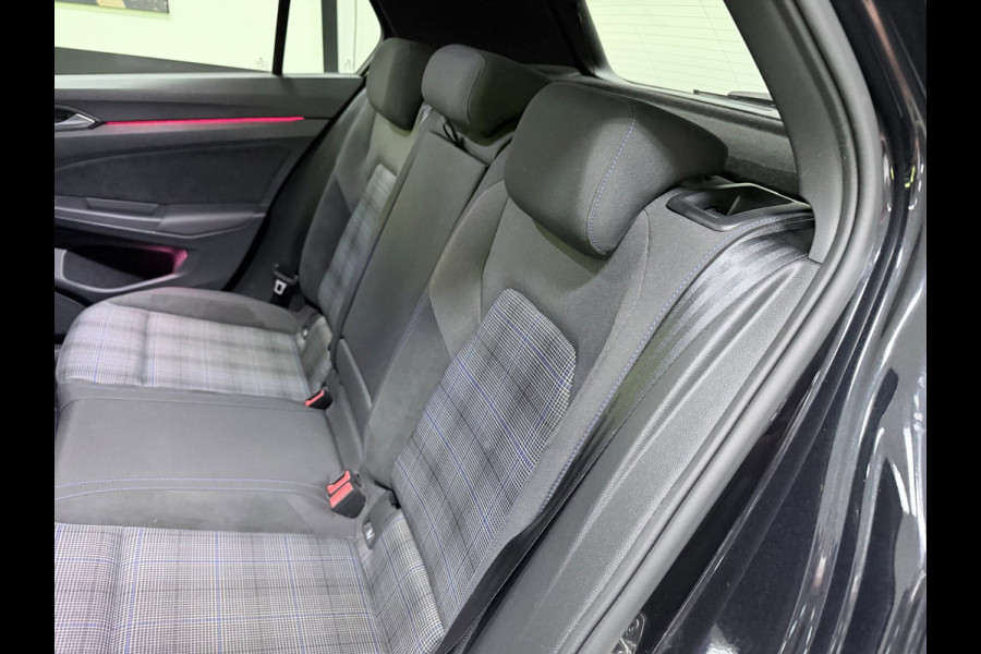 Volkswagen Golf 1.4 eHybrid GTE SFEERVERL/IQ-LICHT/NAVI/DAB/CARPLAY/V-COCKPIT/H-UP///