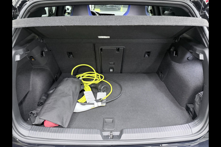 Volkswagen Golf 1.4 eHybrid GTE SFEERVERL/IQ-LICHT/NAVI/DAB/CARPLAY/V-COCKPIT/H-UP///