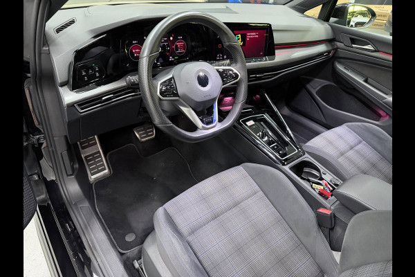 Volkswagen Golf 1.4 eHybrid GTE SFEERVERL/IQ-LICHT/NAVI/DAB/CARPLAY/V-COCKPIT/H-UP///