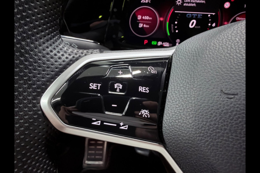 Volkswagen Golf 1.4 eHybrid GTE SFEERVERL/IQ-LICHT/NAVI/DAB/CARPLAY/V-COCKPIT/H-UP///