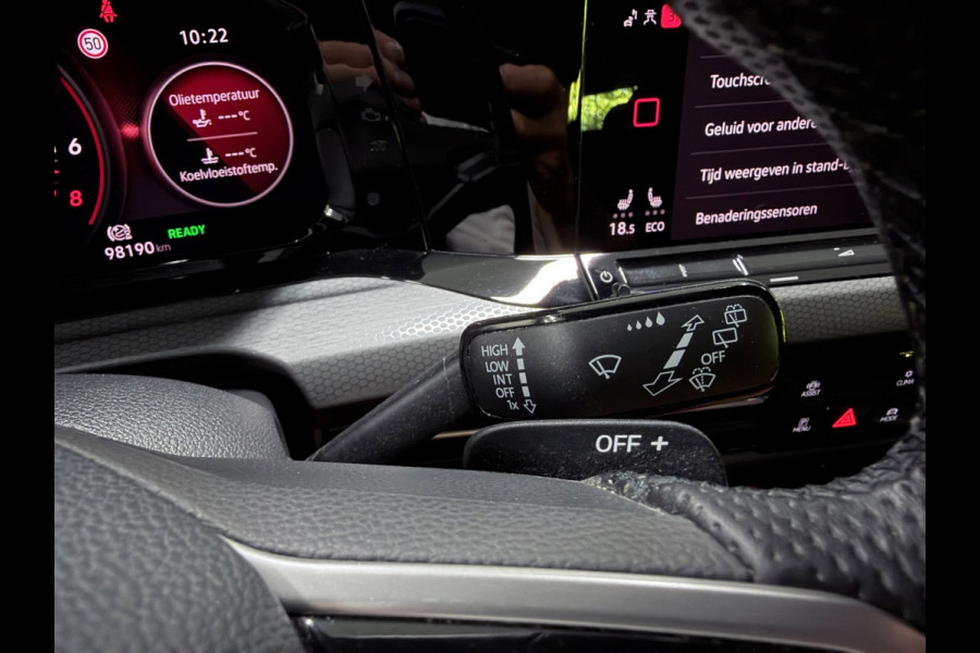 Volkswagen Golf 1.4 eHybrid GTE SFEERVERL/IQ-LICHT/NAVI/DAB/CARPLAY/V-COCKPIT/H-UP///
