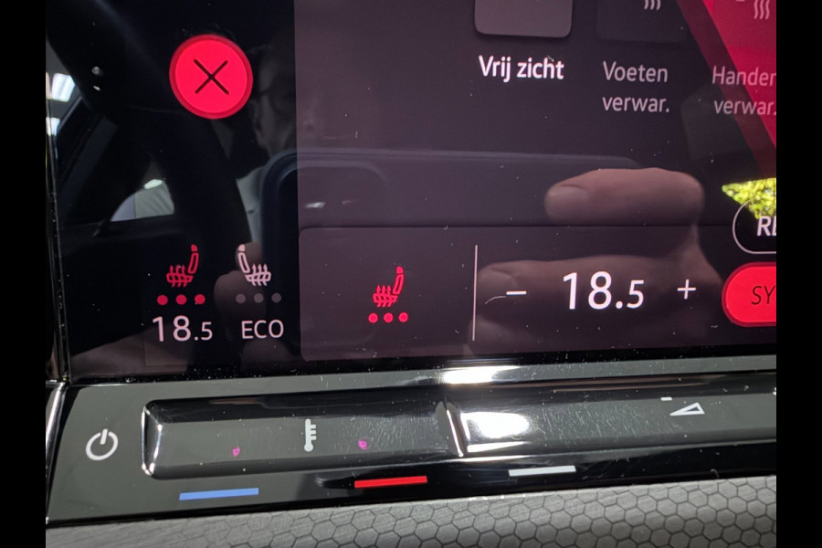 Volkswagen Golf 1.4 eHybrid GTE SFEERVERL/IQ-LICHT/NAVI/DAB/CARPLAY/V-COCKPIT/H-UP///