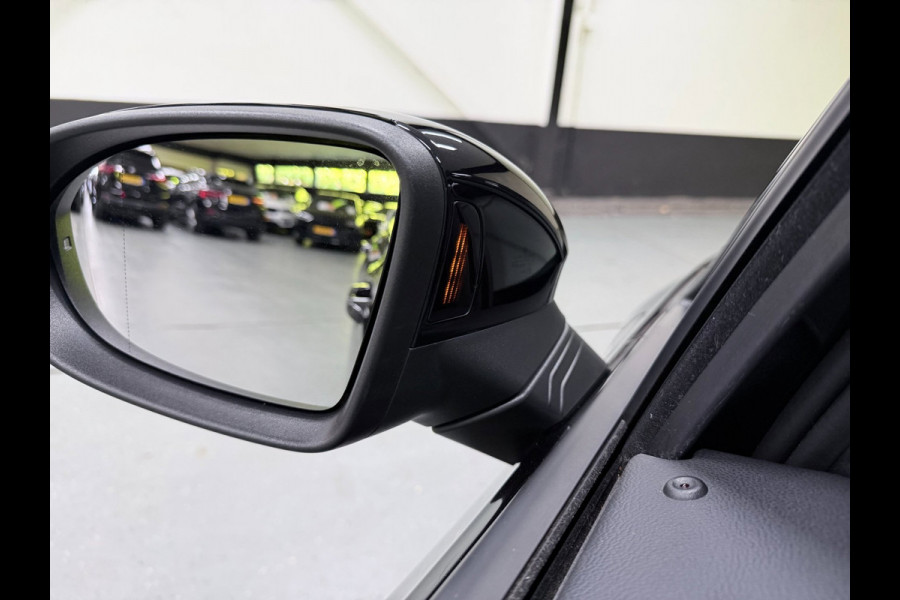 Volkswagen Golf 1.4 eHybrid GTE SFEERVERL/IQ-LICHT/NAVI/DAB/CARPLAY/V-COCKPIT/H-UP///