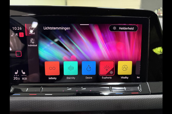 Volkswagen Golf 1.4 eHybrid GTE SFEERVERL/IQ-LICHT/NAVI/DAB/CARPLAY/V-COCKPIT/H-UP///