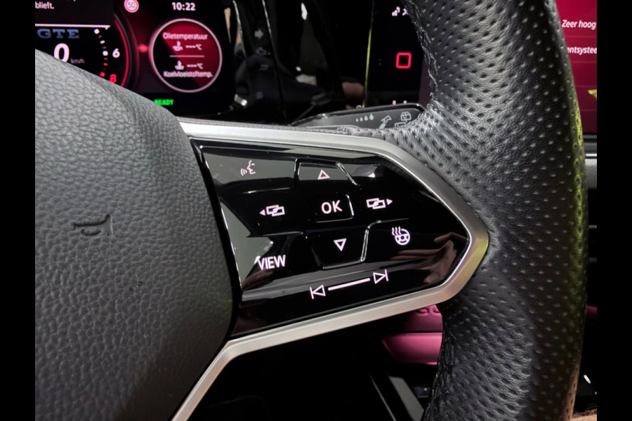 Volkswagen Golf 1.4 eHybrid GTE SFEERVERL/IQ-LICHT/NAVI/DAB/CARPLAY/V-COCKPIT/H-UP///