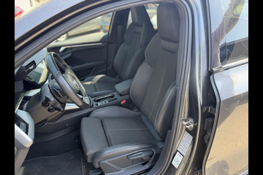 Audi A3 Sportback 45 TFSI e S edition Competition 245 PK PHEV | VAN € 34.900,- VOOR € 32.877,- | UW WK-VOORDEEL: € 2.023,- | S-LINE INTERIEUR & EXTERIEUR | PANORAMADAK | KEYLESS GO & START | BLACK OPTIC PAKKET | STOELVERWARMING | AUDI DEALER ONDERHOUDEN |