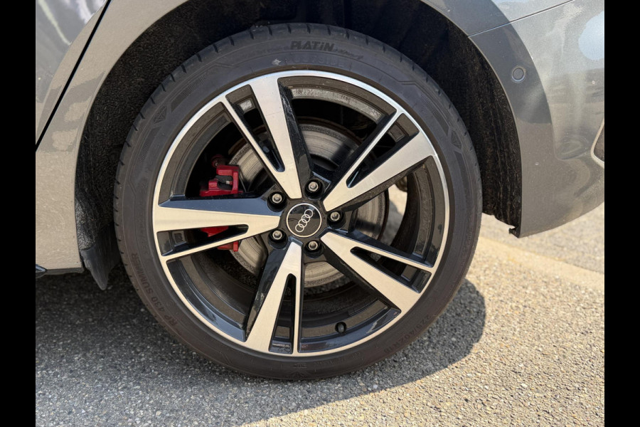 Audi A3 Sportback 45 TFSI e S edition Competition 245 PK PHEV | VAN € 34.900,- VOOR € 32.877,- | UW WK-VOORDEEL: € 2.023,- | S-LINE INTERIEUR & EXTERIEUR | PANORAMADAK | KEYLESS GO & START | BLACK OPTIC PAKKET | STOELVERWARMING | AUDI DEALER ONDERHOUDEN |