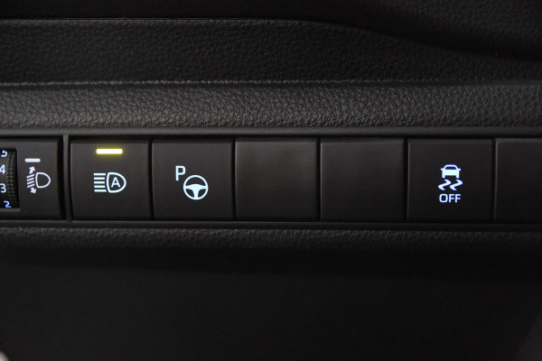 Toyota Corolla Touring Sports 1.8 Hybrid Dynamic *1ste Eigenaar*Navigatie*Stoelverwarming*