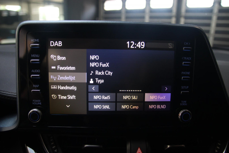 Toyota C-HR 2.0 Hybrid Dynamic XENON-CLIMA-STOEL VRM-CAMERA
