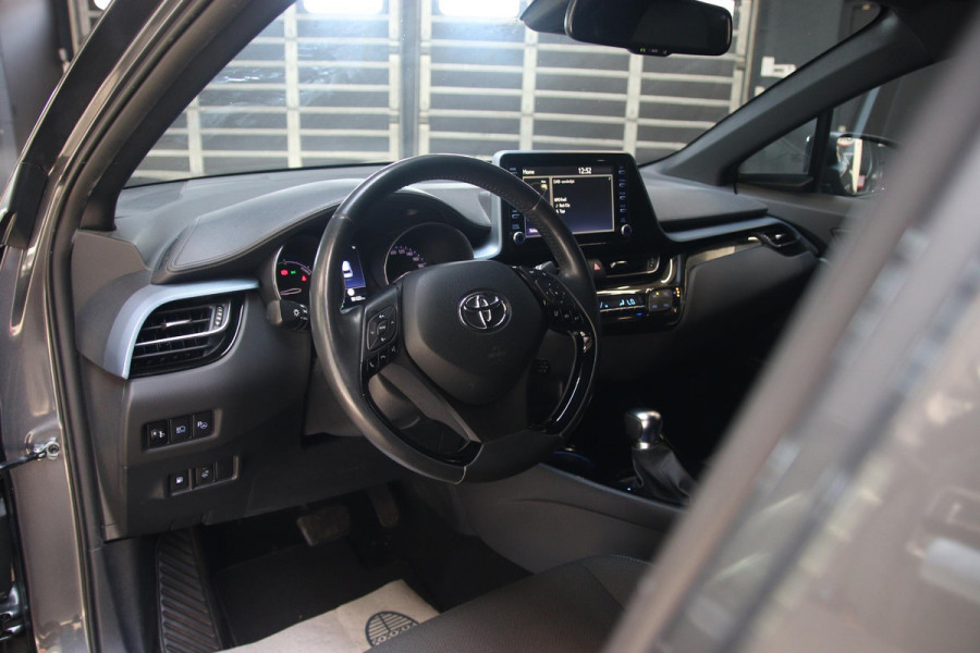 Toyota C-HR 2.0 Hybrid Dynamic XENON-CLIMA-STOEL VRM-CAMERA