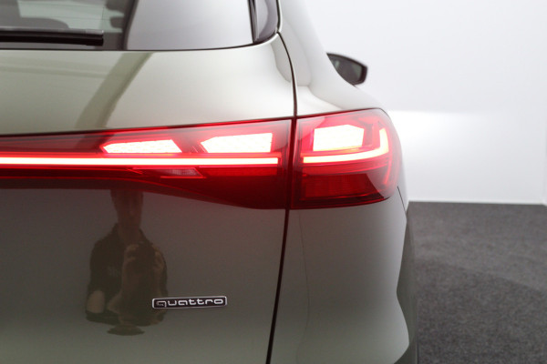 Audi Q5 2.0 TFSI e-hybrid 367 PK Quattro S-Line Competition PHEV, Panoramadak, 360 Camera, Winterpakket, Memory