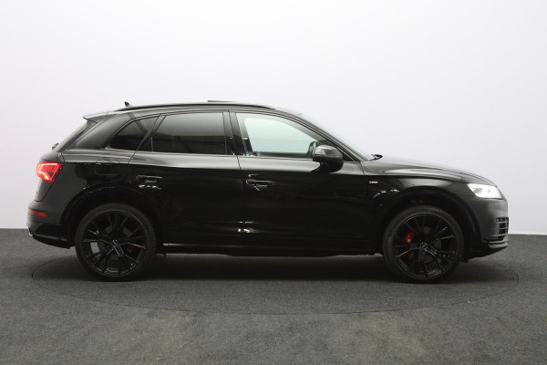 Audi Q5 55 TFSI e 367 PK Quattro Competition PHEV, Panoramadak, Camera, 21" LM
