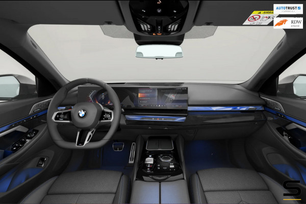 BMW 5 Serie Touring 550e xDrive|Full|B&W|Pano|Fiscaal€72.800