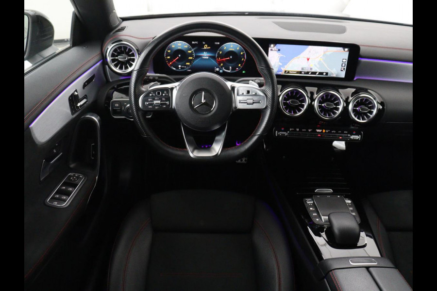 Mercedes-Benz CLA-Klasse Shooting Brake 180 Business Solution AMG | Panoramadak | Stoelverwarming | Memory | Sfeerverlichting | Matrix LED | Leder/Alcantara | Side Assist | Widescreen | Navigatie | Camera | Climate control