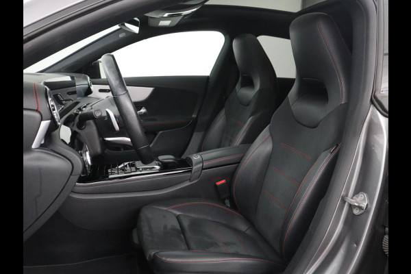 Mercedes-Benz CLA-Klasse Shooting Brake 180 Business Solution AMG | Panoramadak | Stoelverwarming | Memory | Sfeerverlichting | Matrix LED | Leder/Alcantara | Side Assist | Widescreen | Navigatie | Camera | Climate control