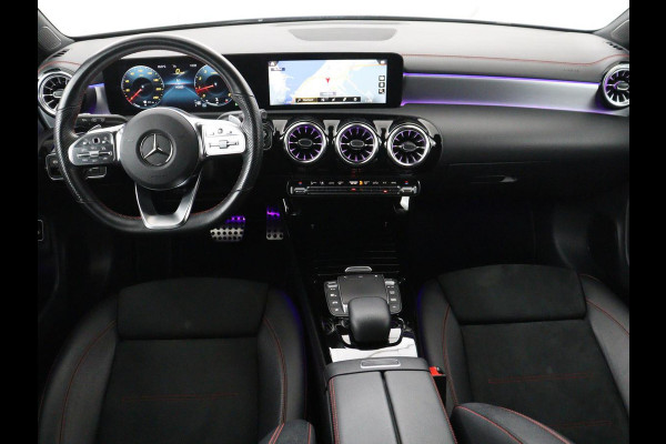 Mercedes-Benz CLA-Klasse Shooting Brake 180 Business Solution AMG | Panoramadak | Stoelverwarming | Memory | Sfeerverlichting | Matrix LED | Leder/Alcantara | Side Assist | Widescreen | Navigatie | Camera | Climate control