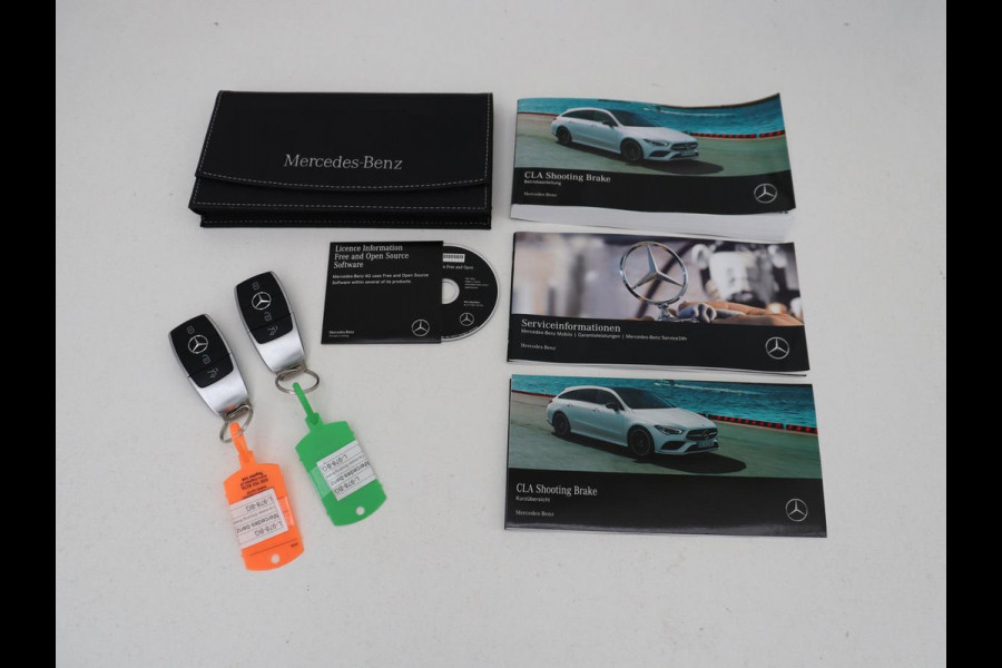 Mercedes-Benz CLA-Klasse Shooting Brake 180 Business Solution AMG | Panoramadak | Stoelverwarming | Memory | Sfeerverlichting | Matrix LED | Leder/Alcantara | Side Assist | Widescreen | Navigatie | Camera | Climate control