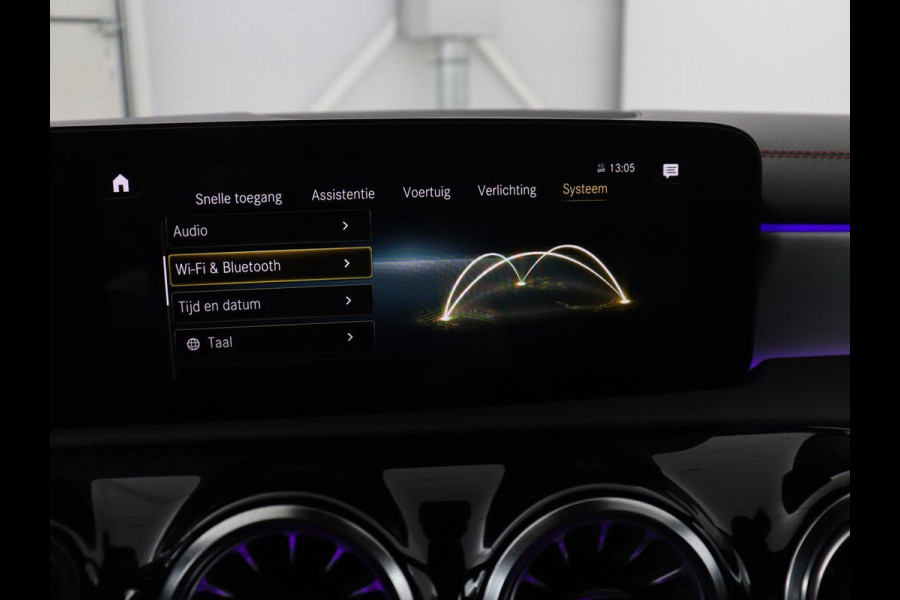 Mercedes-Benz CLA-Klasse Shooting Brake 180 Business Solution AMG | Panoramadak | Stoelverwarming | Memory | Sfeerverlichting | Matrix LED | Leder/Alcantara | Side Assist | Widescreen | Navigatie | Camera | Climate control