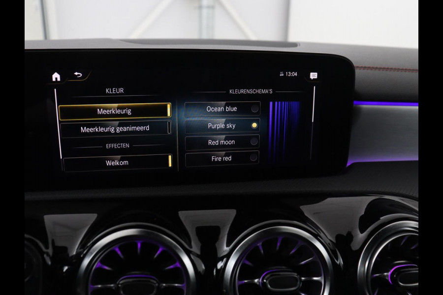 Mercedes-Benz CLA-Klasse Shooting Brake 180 Business Solution AMG | Panoramadak | Stoelverwarming | Memory | Sfeerverlichting | Matrix LED | Leder/Alcantara | Side Assist | Widescreen | Navigatie | Camera | Climate control