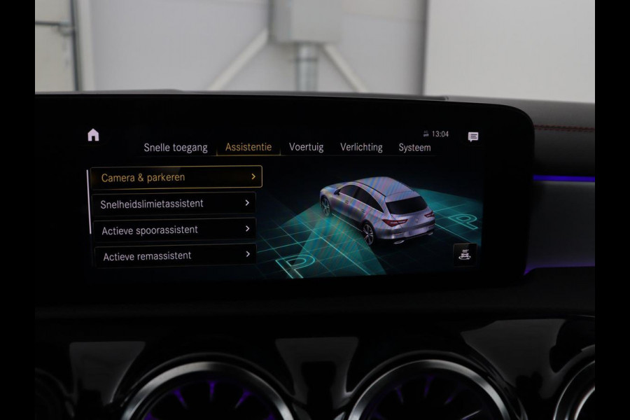 Mercedes-Benz CLA-Klasse Shooting Brake 180 Business Solution AMG | Panoramadak | Stoelverwarming | Memory | Sfeerverlichting | Matrix LED | Leder/Alcantara | Side Assist | Widescreen | Navigatie | Camera | Climate control