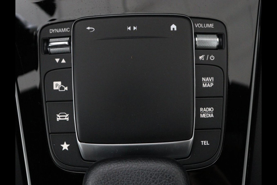 Mercedes-Benz CLA-Klasse Shooting Brake 180 Business Solution AMG | Panoramadak | Stoelverwarming | Memory | Sfeerverlichting | Matrix LED | Leder/Alcantara | Side Assist | Widescreen | Navigatie | Camera | Climate control