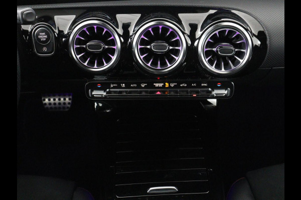 Mercedes-Benz CLA-Klasse Shooting Brake 180 Business Solution AMG | Panoramadak | Stoelverwarming | Memory | Sfeerverlichting | Matrix LED | Leder/Alcantara | Side Assist | Widescreen | Navigatie | Camera | Climate control