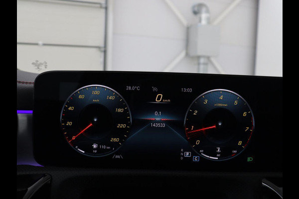 Mercedes-Benz CLA-Klasse Shooting Brake 180 Business Solution AMG | Panoramadak | Stoelverwarming | Memory | Sfeerverlichting | Matrix LED | Leder/Alcantara | Side Assist | Widescreen | Navigatie | Camera | Climate control