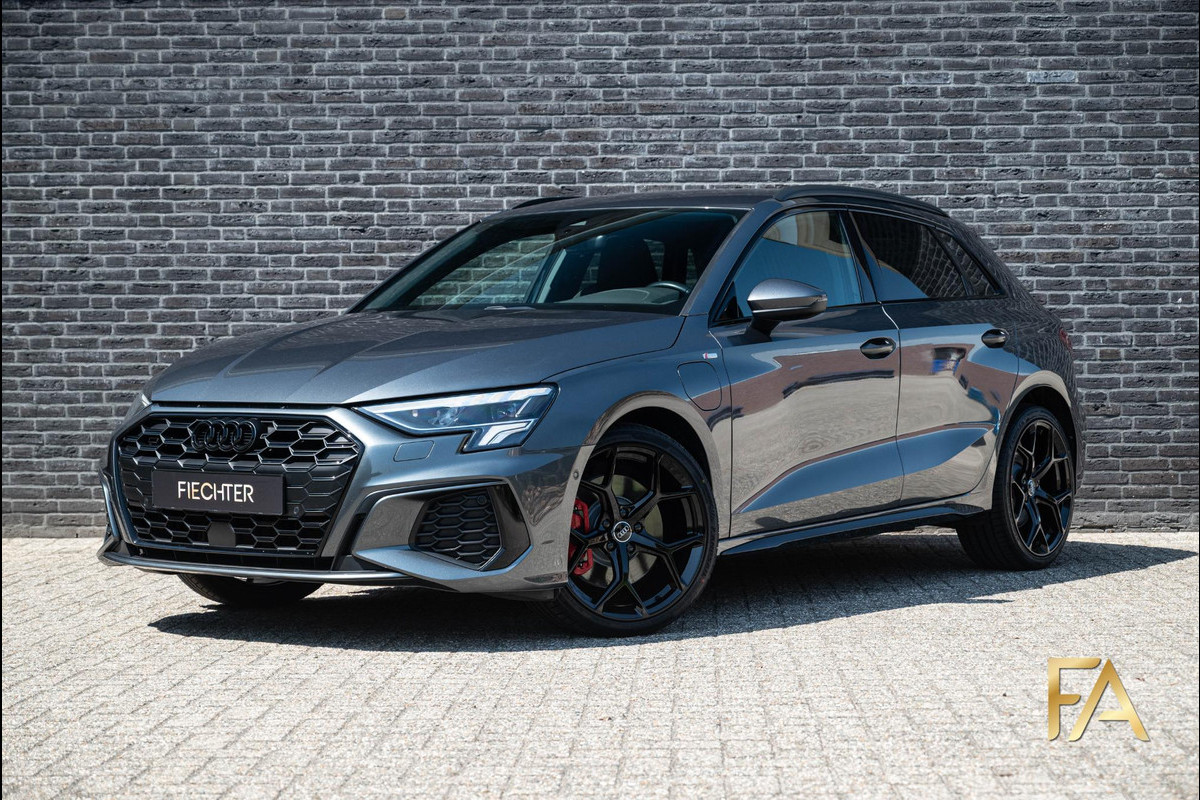 Audi A3 Sportback 45 TFSI e S Line Competition 19Inch|Fullblack|RSSeats