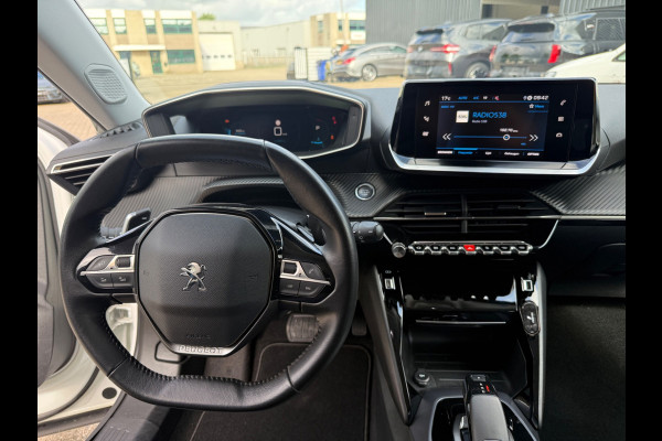 Peugeot 2008 1.2 PureTech Allure|Navi|CarPlay|Camera|1eig