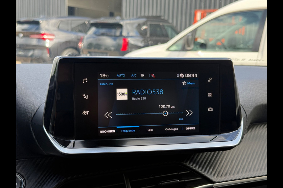 Peugeot 2008 1.2 PureTech Allure|Navi|CarPlay|Camera|1eig