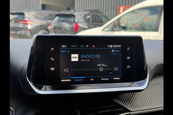 Peugeot 2008 1.2 PureTech Allure|Navi|CarPlay|Camera|1eig