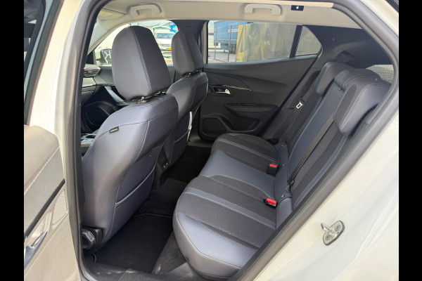 Peugeot 2008 1.2 PureTech Allure|Navi|CarPlay|Camera|1eig