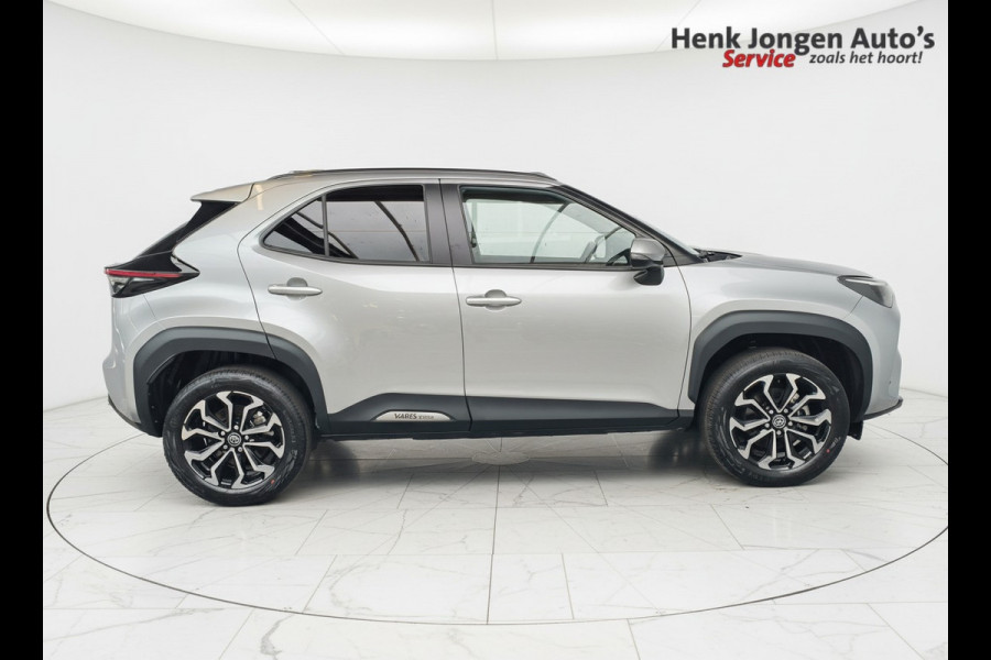 Toyota Yaris Cross 1.5 Hybrid 115 First Edition uit 2025 Rijklaar + Fabrieksgarantie Henk Jongen Auto's in Helmond,  al 50 jaar service zoals 't hoort!