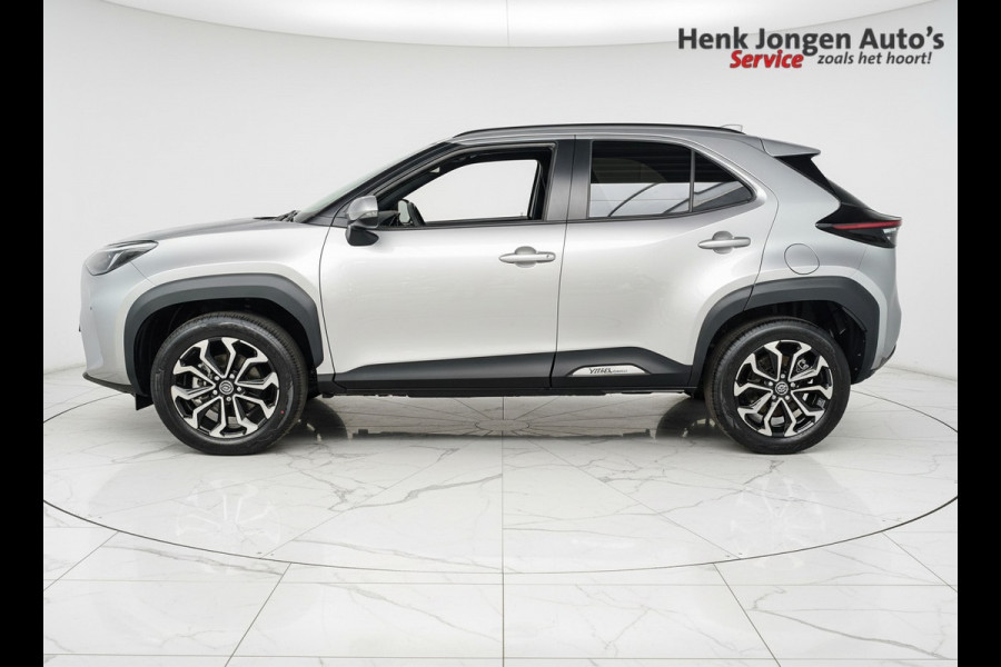 Toyota Yaris Cross 1.5 Hybrid 115 First Edition uit 2025 Rijklaar + Fabrieksgarantie Henk Jongen Auto's in Helmond,  al 50 jaar service zoals 't hoort!