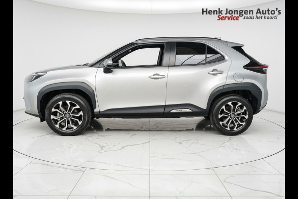 Toyota Yaris Cross 1.5 Hybrid 115 First Edition uit 2025 Rijklaar + Fabrieksgarantie Henk Jongen Auto's in Helmond,  al 50 jaar service zoals 't hoort!