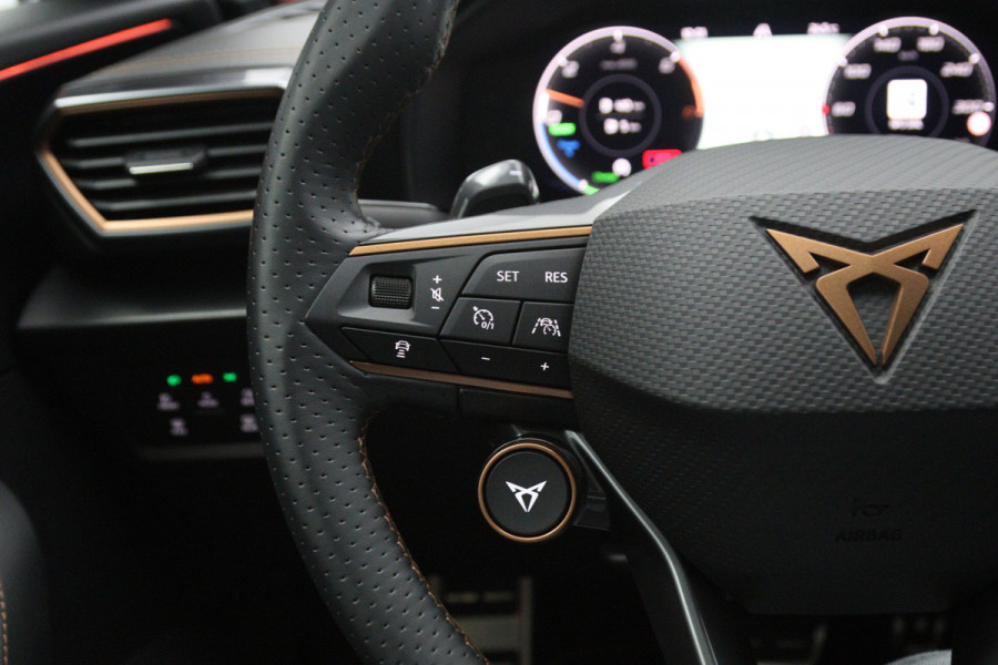 CUPRA Formentor 1.4 e-Hybrid 245 PK VZ Performance PHEV, Panoramadak, Trekhaak, Leder