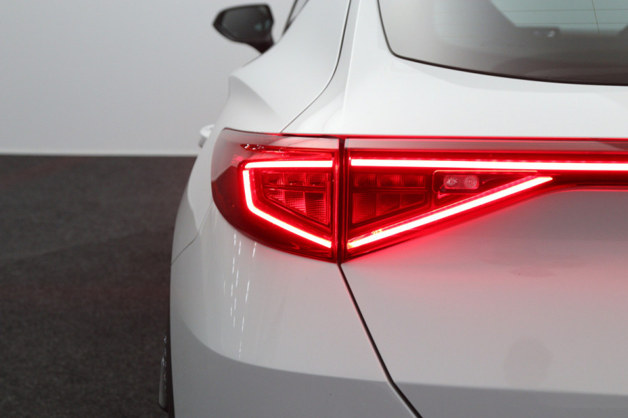 CUPRA Formentor 1.4 e-Hybrid 245 PK VZ Performance PHEV, Panoramadak, Trekhaak, Leder