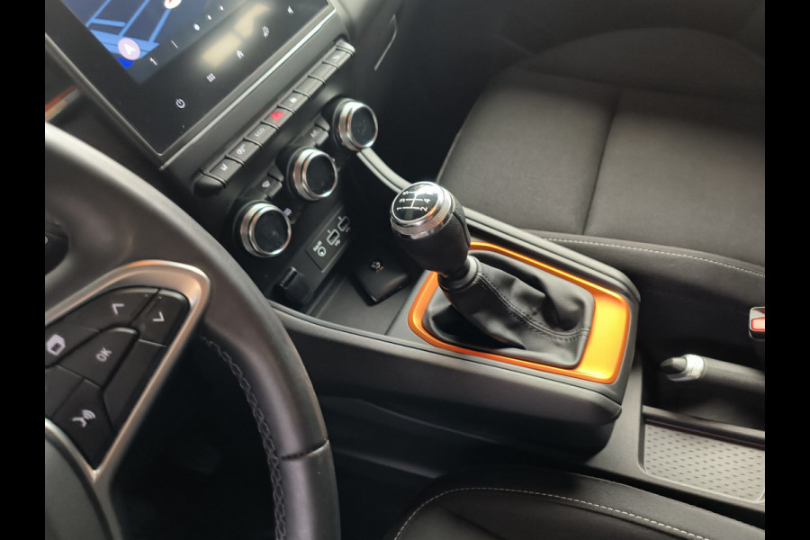 Renault Captur 1.0 TCe 100 Intens + afneembare trekhaak uit 2019 Rijklaar + 12 maanden Bovag-garantie Henk Jongen Auto's in Helmond,  al 50 jaar service zoals 't hoort!