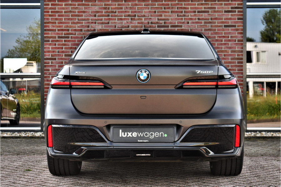BMW 7 Serie 750e xDrive M-Sport Pro Frozen-Grey Auto-Doors Exe-Drive-Pro Trekhaak