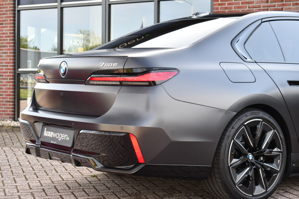 BMW 7 Serie 750e xDrive M-Sport Pro Frozen-Grey Auto-Doors Exe-Drive-Pro Trekhaak